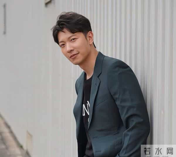 恭喜！TVB前知名男星斥资2250万在香港买房，为女儿读书铺路