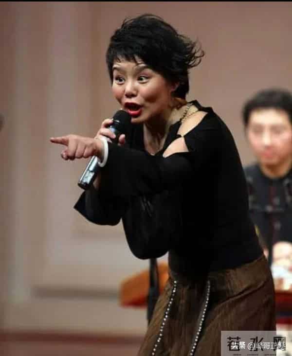 离婚1年，老锣和新欢恩爱 只有二儿子心疼龚琳娜，看来杨幂没说错