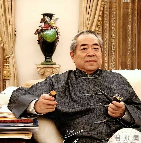 范曾得子断亲不到24小时，小50岁娇妻遭殃，争家产只是冰山一角