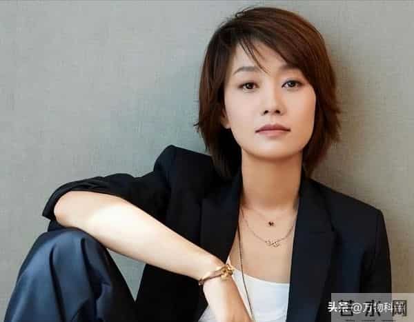 马伊琍参加上戏80周年校庆,文章话剧演出,腰伤复发