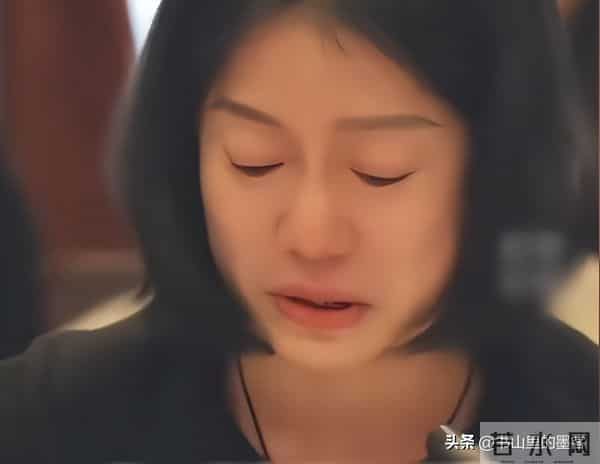 杨振宁去世2个月,翁帆终于露面,坦言2件小事,迎来全网口碑暴涨