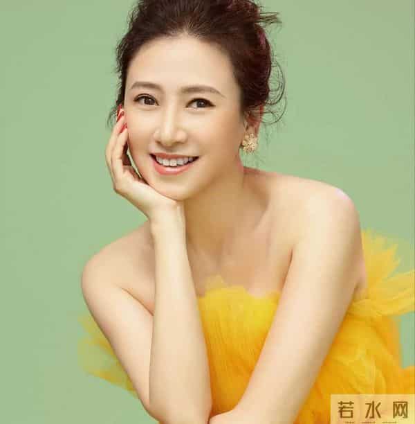 57岁翁虹现状曝光：从豪门惨败到逆风翻盘，人生剧情堪比电视剧