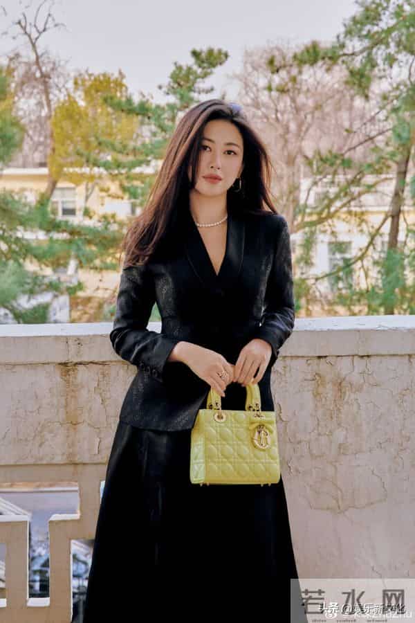 女明星造型有多重要?46岁章子怡前后3天判若两人,年轻10岁!