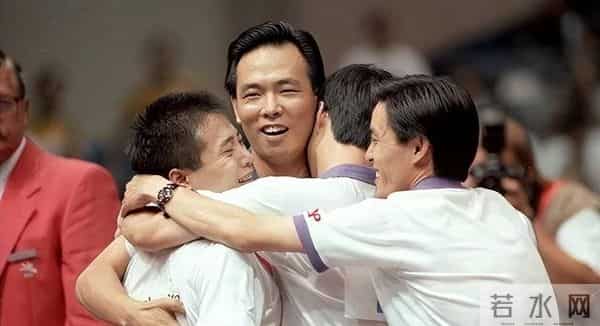 64岁蔡振华老婆，原来是她，如今演员儿子成两人的骄傲