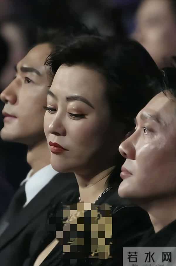 近距离观看郝蕾，真的很美，体态丰腴又魅力十足