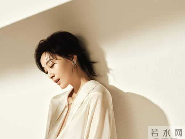 她被赵本山看中，3次上春晚，前任成李小冉老公，41岁仍不婚不育