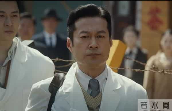 黄渤没说错,53岁未婚,为尽孝定居青岛的谭凯,已走上另一条大道