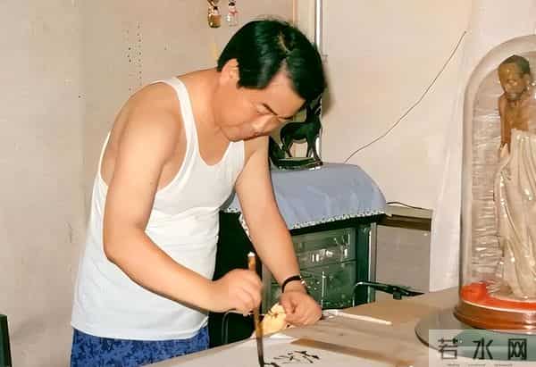 87岁范曾风波后首露面！小50岁徐萌已生子，将与继子女儿断绝关系