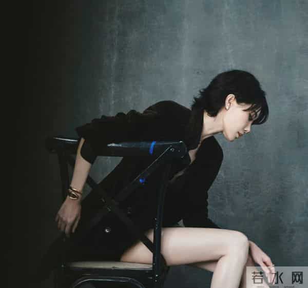 张小斐大长腿细高跟,身材健美!