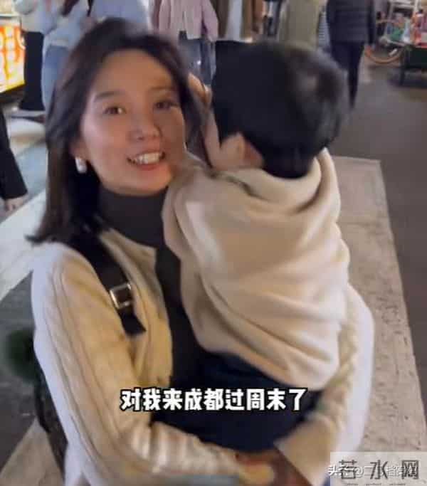 原来我们误会李七月了,央视对她另有重用 连龙洋和康辉都刮目相看