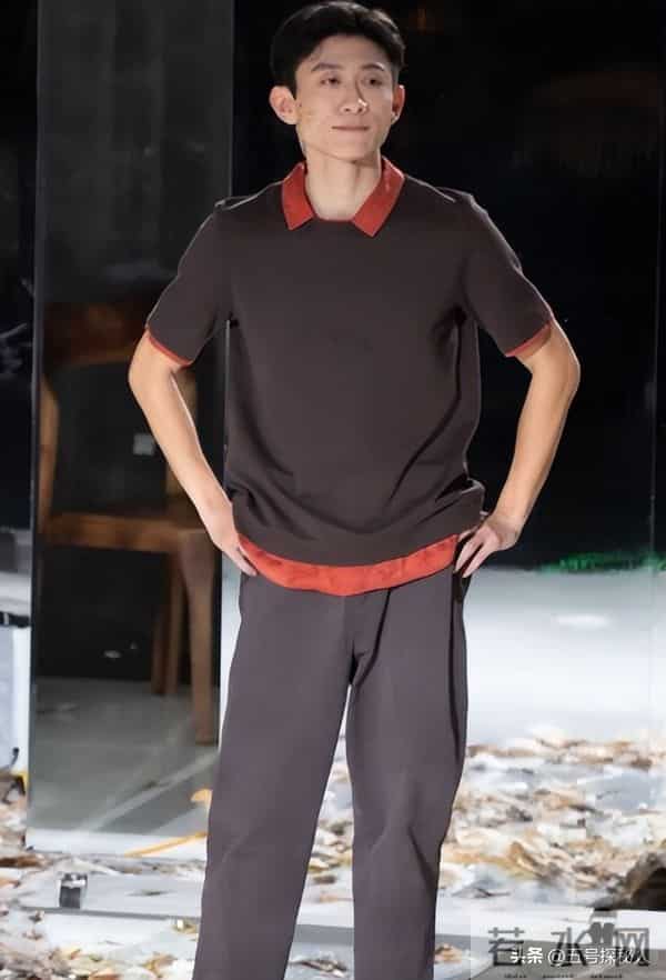 她“抛弃”前夫再嫁百亿富豪，从央视辞职8年，今56岁跨行当演员