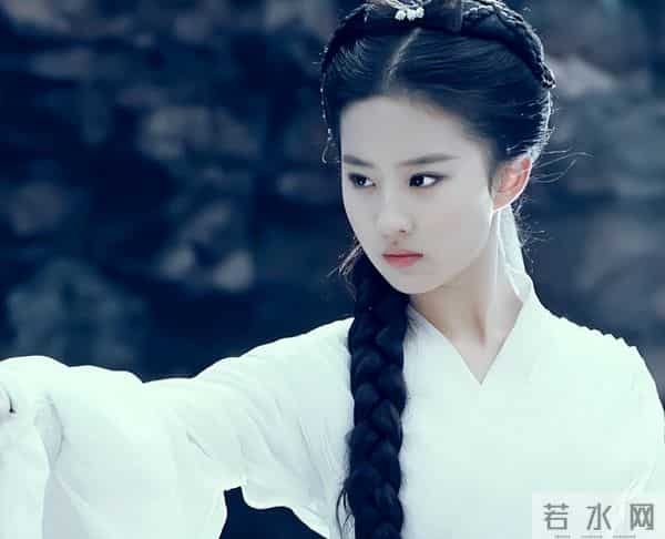 国内挣钱国外花？被金鹰奖"除名"的刘亦菲，终是为母亲的糊涂买单