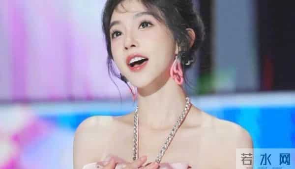 钱再多有什么用,“消失”1年的冯提莫,给所有人提了个醒