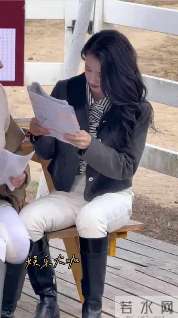 “短剧女王”郭宇欣真实颜值曝光,方脸龅牙大粗腿,26岁模样成熟