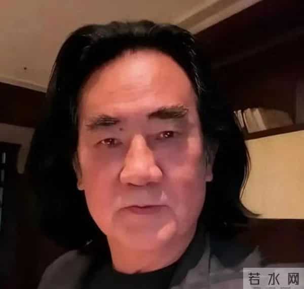 张纪中逛径山寺被偶遇!挺大肚白发显苍老,43岁杜星霖干瘪像道姑