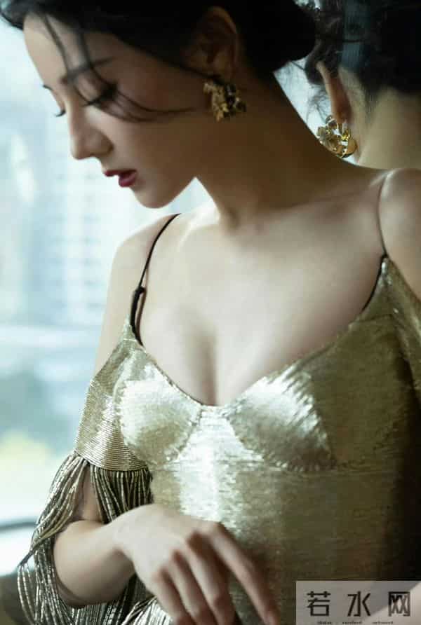 迪丽热巴身材缩水了不少