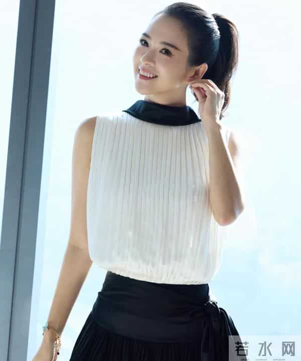 章子怡压轴亮相迪奥活动！LV家族长公主陪走红毯，高马尾嫩如少女