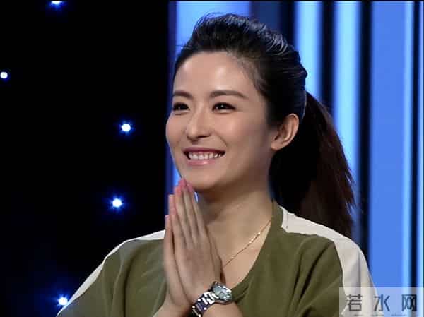 长得不够有星味,演了4次女一号也没红,如今42岁仍未婚