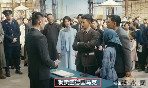 一脸苦相,眼神空洞,表情死板,没李纯的气质,谭凯也带不动她