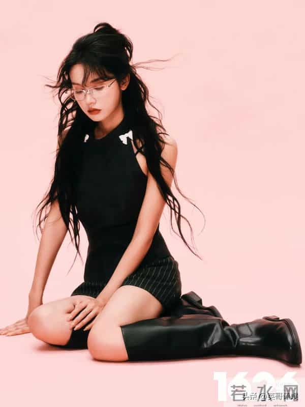 同登杂志封面的5位短剧女主，郭宇欣才叫绝色，其他人只能算漂亮