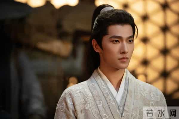 曝贾士凯被知名导演醉吻,杨洋提前离场很淡定,曾还与baby传绯闻