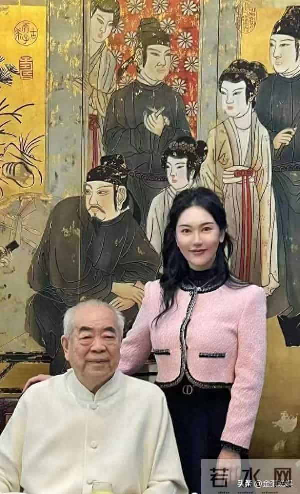 与女儿断绝关系仅1天，范曾担心的事发生了，小50岁娇妻受牵连