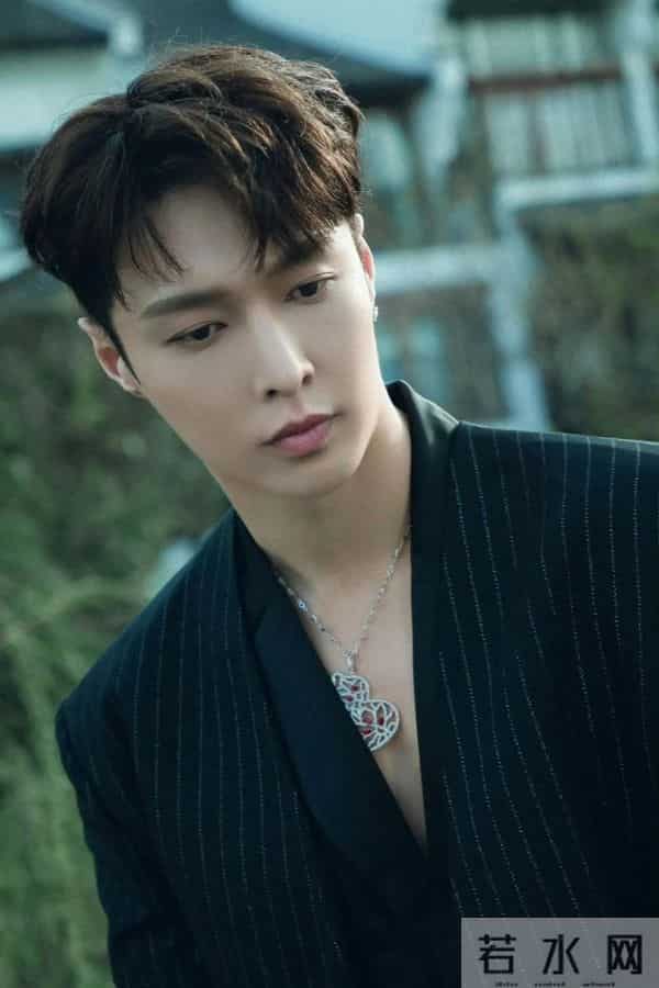 张艺兴"退股"染色体?别慌!这波是老板换了个马甲当幕后大佬