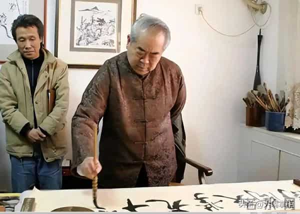 87岁范曾:“失联”三个月后官宣喜得爱子,要与亲生女儿断绝关系