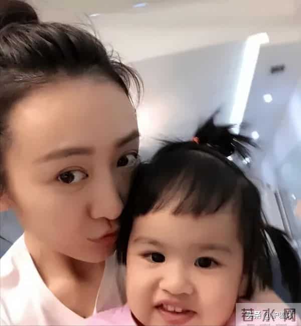 43岁王鸥没想到,低调生下的2岁女儿,如今竟让自己“口碑暴增”