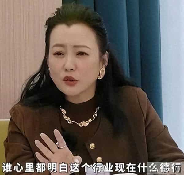 央视都看不下去!愚昧无知、胸无点墨,“绝望的文盲”是这么来的