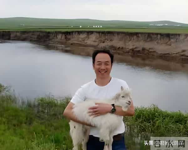 他们俩原来是父子,父亲两获飞天奖是老戏骨,儿子年近50是演技派