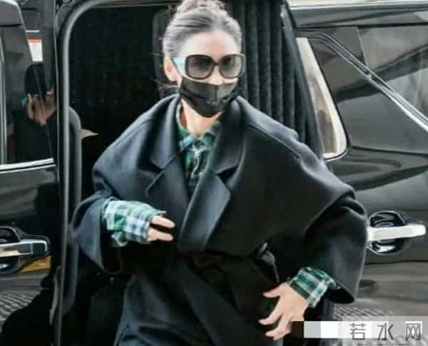 44岁张柏芝出庭造型封神!165cm骨相美人凭黑绿配穿出超强气场