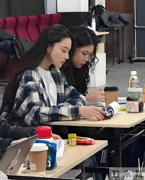 网传张馨予上课划水？本尊晒排练照霸气回应：姐是练过的