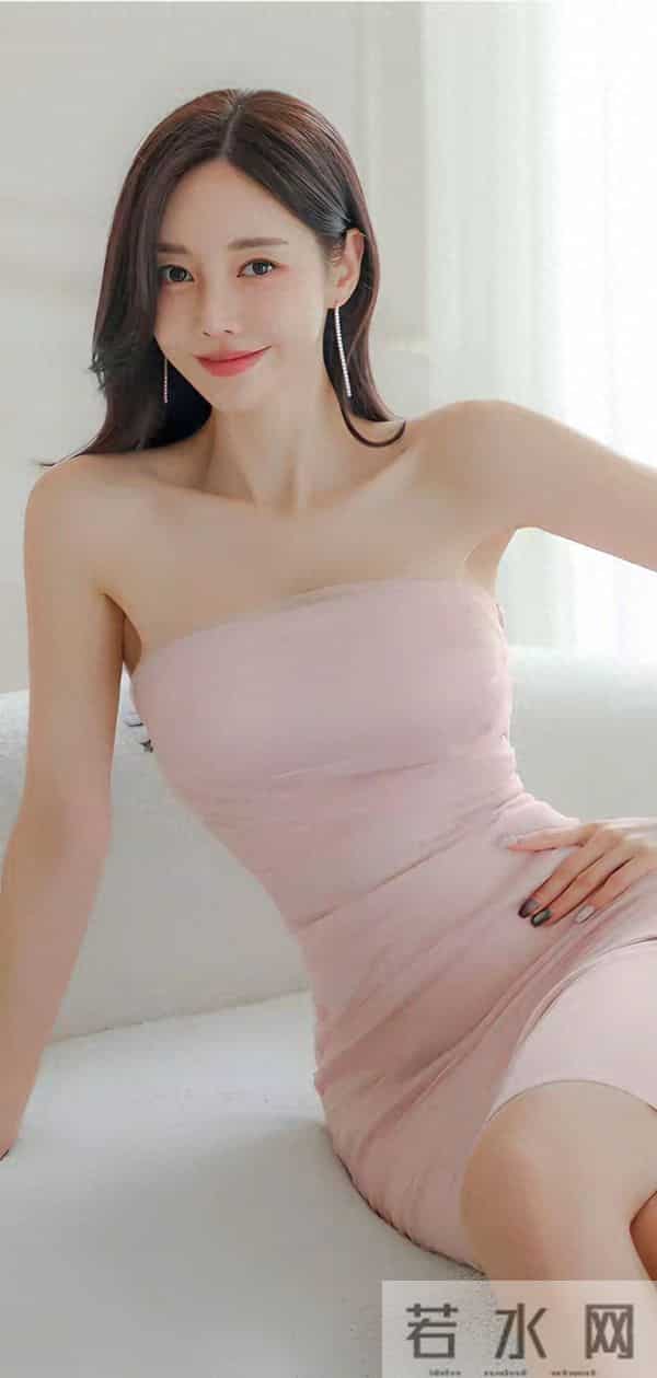 孙允珠-时尚界的“人间绝色”!淡粉抹胸黑发红唇勾勒绝美曲线