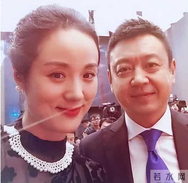 私生活混乱？被传10年换5任妻子，从央视离职的他，如今怎么样了