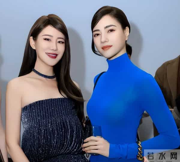 北京酒会“见光死”，高清镜头暴露真实颜值，吉娜“假胸”太尴尬