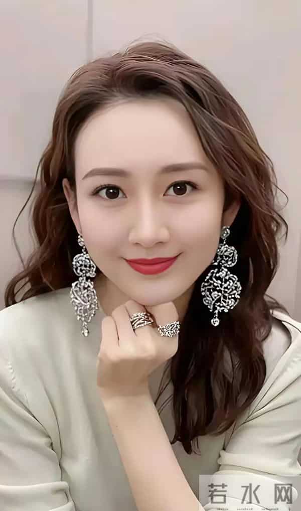 王鸥的迷人魅力,优雅与惊艳并存