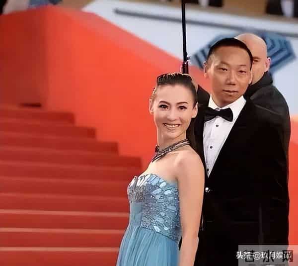 法庭之上崩溃大哭的张柏芝,当众大喊:不公平,所有东西都是假的