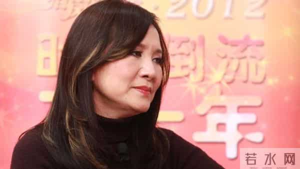 事业巅峰远赴美国，被老外“玩腻”后晚年回国，如今变成了这样！