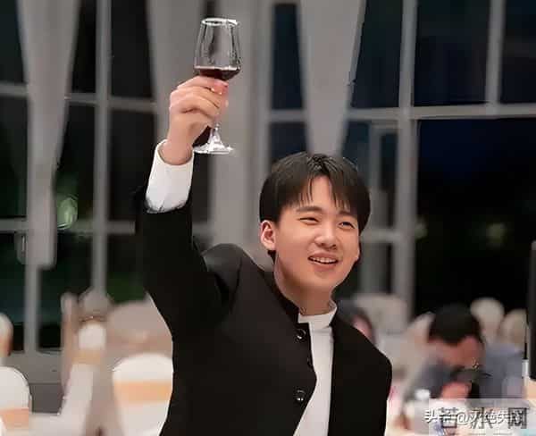 直到曲协11字表态郭德纲被约谈,我才明白,郭麒麟一个字没说错