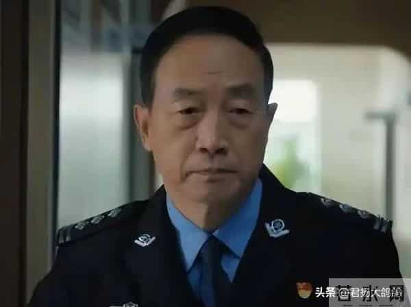 他们俩原来是父子,父亲两获飞天奖是老戏骨,儿子年近50是演技派