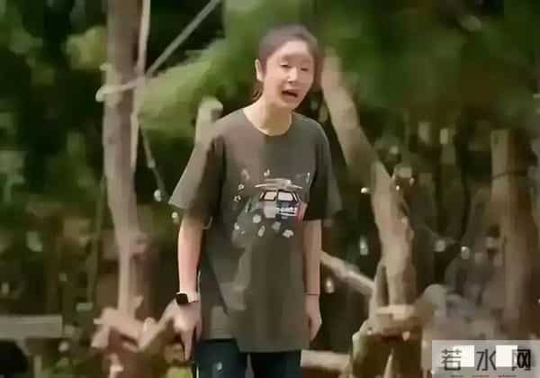 47岁林心如老到认不出！面部松弛憔悴沧桑，素颜打扮像农村大妈