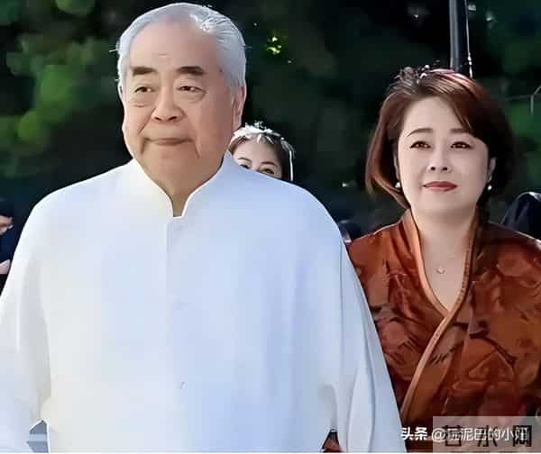 范曾露面回应，37岁徐萌近期产下独子，与54岁女儿断绝关系