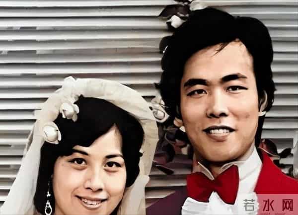 64岁蔡振华老婆，原来是她，如今演员儿子成两人的骄傲