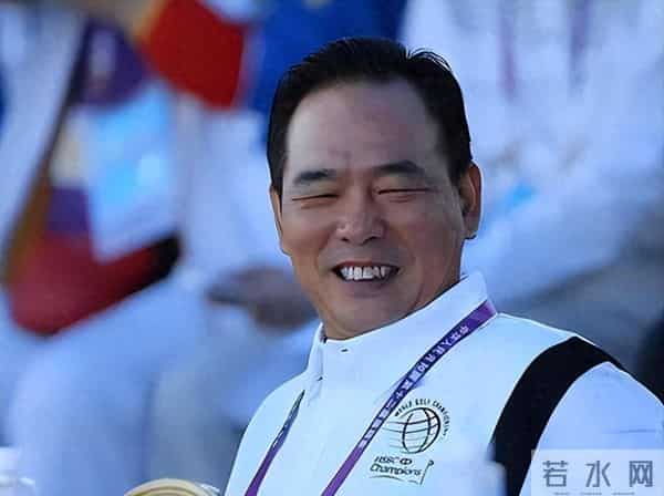 64岁蔡振华老婆，原来是她，如今演员儿子成两人的骄傲