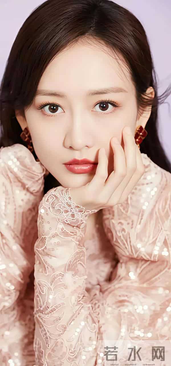 王鸥的迷人魅力,优雅与惊艳并存