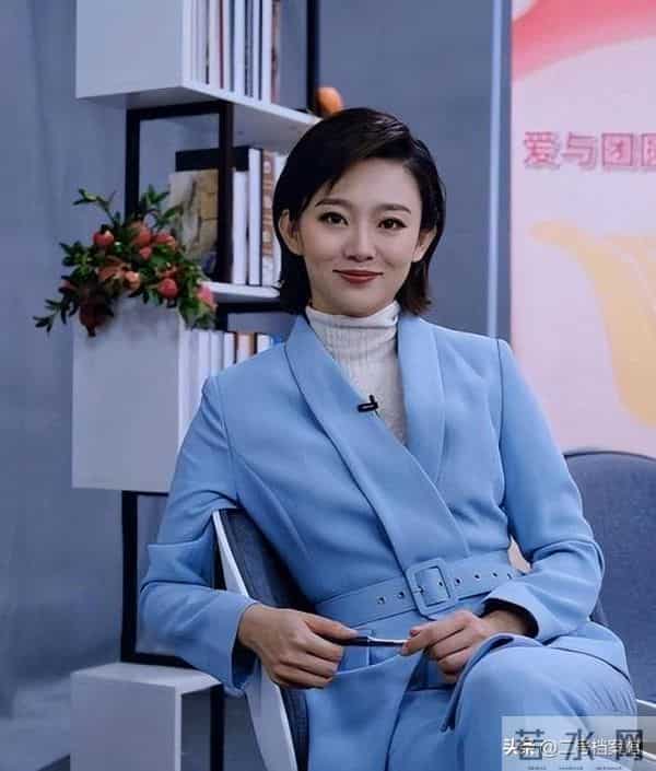 原来我们误会李七月了,央视对她另有重用 连龙洋和康辉都刮目相看