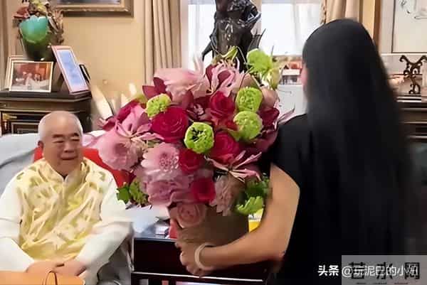 范曾露面回应，37岁徐萌近期产下独子，与54岁女儿断绝关系