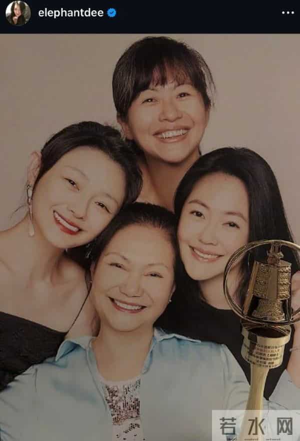 迟来的深情比草都贱,看到小S晒和大S合照,"小心思"藏不住了