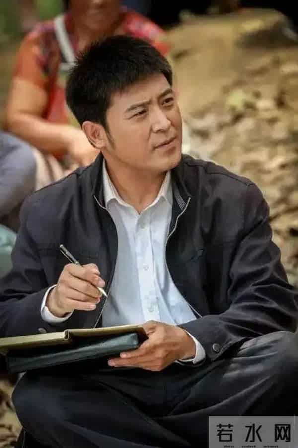 明着吃软饭?多次上春晚竟然全是老婆的功劳,结婚多年被拿捏死